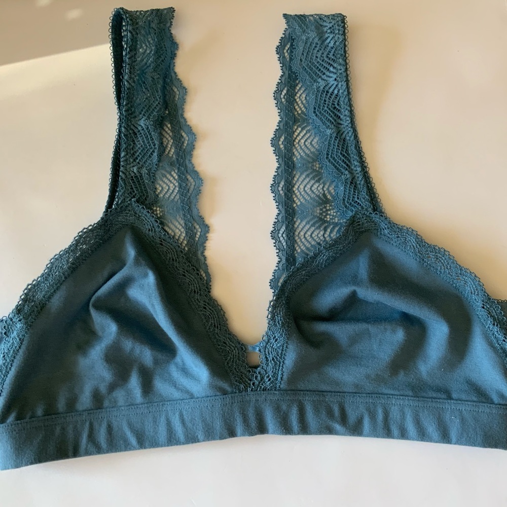 B.TEMPT’D BY WACOAL  INNOCENCE  BRALETTE - Picture 10 of 11